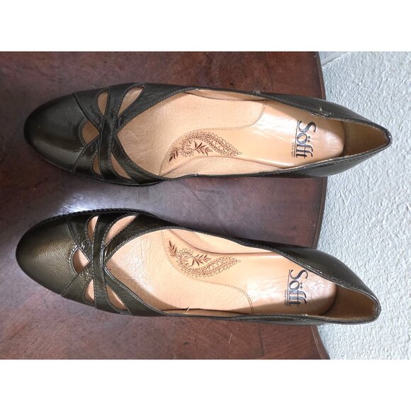 Soft Olive Leather Heels With Cutout Design & 2.5-Inch Heel Size 8.5M - Picture 4 of 11